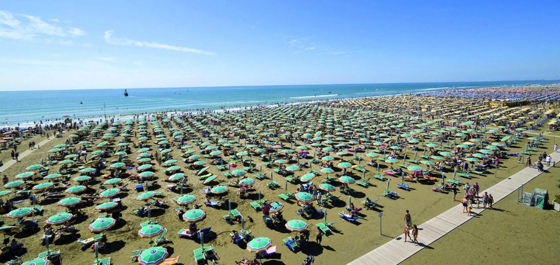 Enjoy The Sun From Our Lovely Terrace Бибионе Апартаменты